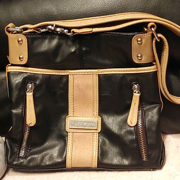 🌺BOGO🌺Tyler Rodan Crossbody Purse - Picture 3 of 10